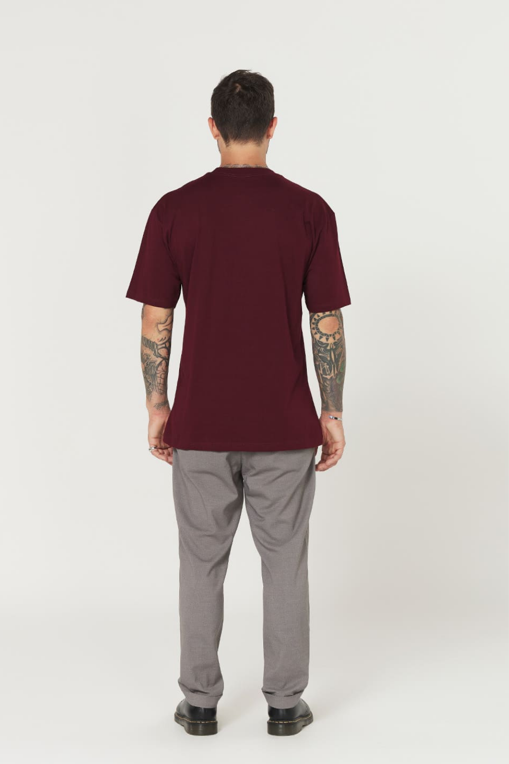 Camiseta Basic Streetwear Dois ou Mais - Love Came Down