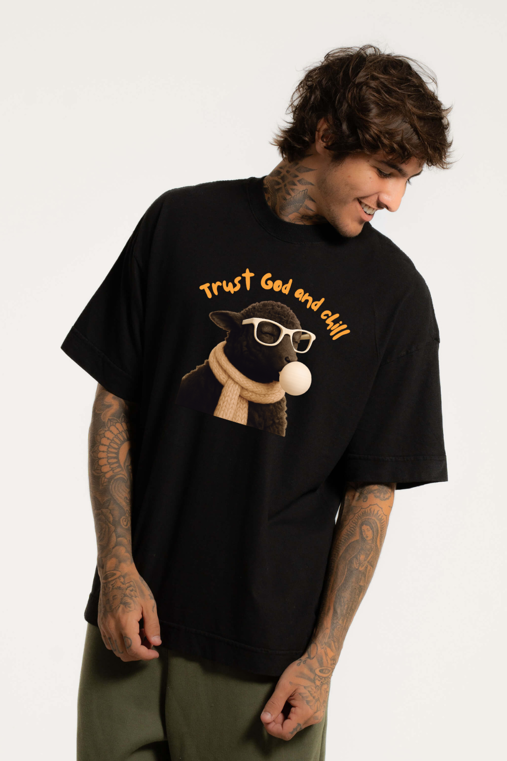 Camiseta Oversized Heavy - Trust God And Chill